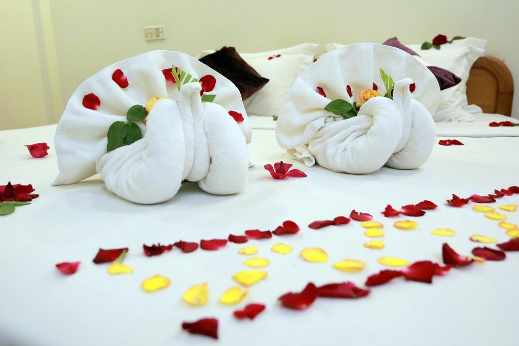 Golden Dream Hotel Мандалей Екстериор снимка